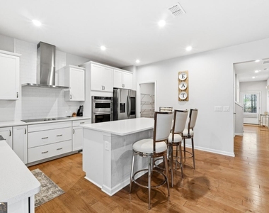 45 Woodford Drive - Photo Thumbnail 8