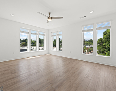 371 Grant Circle Se - Photo Thumbnail 5