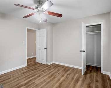 1799 Shirley Street Sw - Photo Thumbnail 9