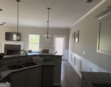 325 Melody Lane - Photo Thumbnail 7