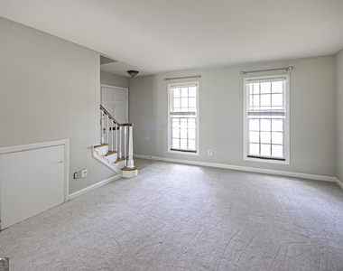 3099 Colonial Way - Photo Thumbnail 3