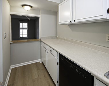 3099 Colonial Way - Photo Thumbnail 8