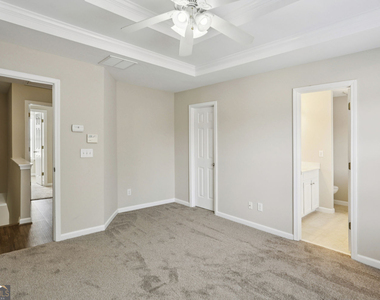642 Bernay Way - Photo Thumbnail 9