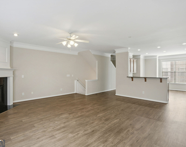642 Bernay Way - Photo Thumbnail 4
