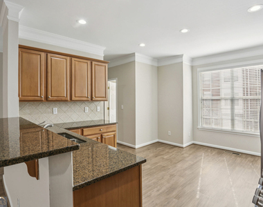 642 Bernay Way - Photo Thumbnail 5