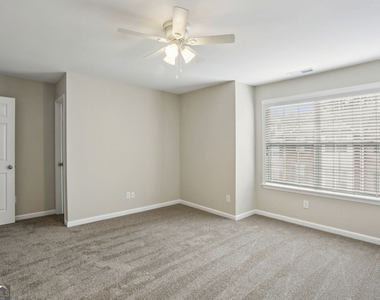 642 Bernay Way - Photo Thumbnail 15