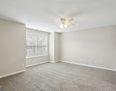 642 Bernay Way - Photo Thumbnail 16