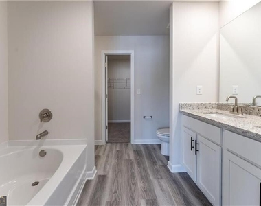 4129 Oakwood Terrace Court - Photo Thumbnail 21