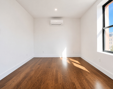 2250 Clarendon Road - Photo Thumbnail 3