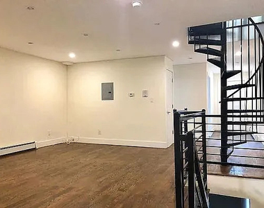 165 Covert Street - Photo Thumbnail 8