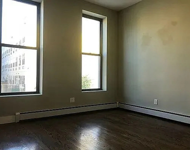165 Covert Street - Photo Thumbnail 4