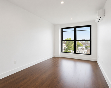 2250 Clarendon Road - Photo Thumbnail 5