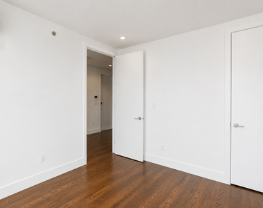 2250 Clarendon Road - Photo Thumbnail 6