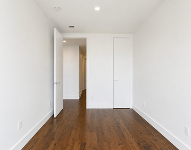 2250 Clarendon Road - Photo Thumbnail 4