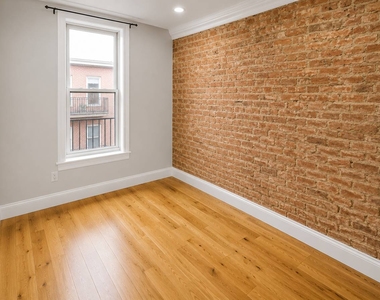 1102 Jefferson Avenue - Photo Thumbnail 2