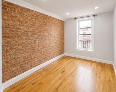 1102 Jefferson Avenue - Photo Thumbnail 3