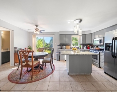 32 Montville Ave - Photo Thumbnail 8