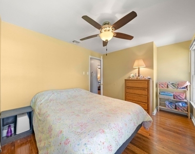 32 Montville Ave - Photo Thumbnail 18