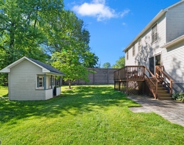 32 Montville Ave - Photo Thumbnail 24