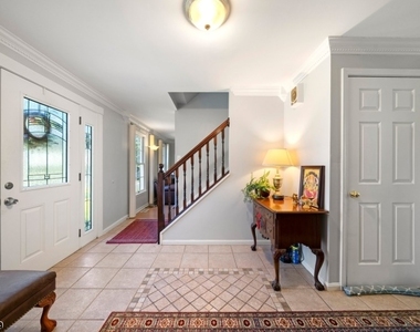 32 Montville Ave - Photo Thumbnail 12