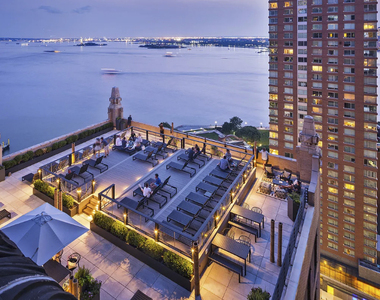 West Street at Battery Park South - Photo Thumbnail 7