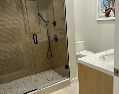 121 Riviera Drive - Photo Thumbnail 9