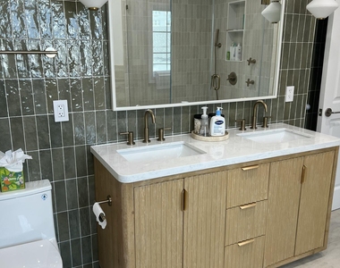 121 Riviera Drive - Photo Thumbnail 6