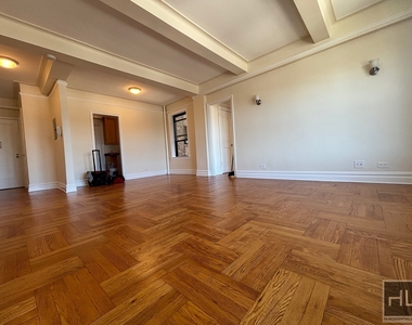 West 79 Street - Photo Thumbnail 2