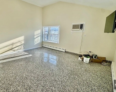 158 Avenue - Photo Thumbnail 3