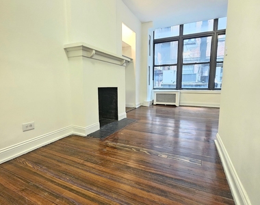 West 9 Street - Photo Thumbnail 2