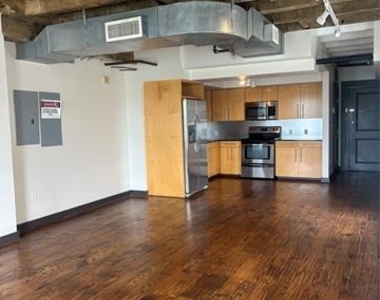329 E Colorado Boulevard - Photo Thumbnail 28