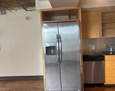 329 E Colorado Boulevard - Photo Thumbnail 7