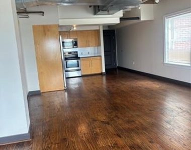 329 E Colorado Boulevard - Photo Thumbnail 27