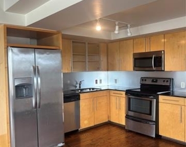 329 E Colorado Boulevard - Photo Thumbnail 5