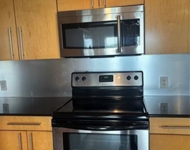 329 E Colorado Boulevard - Photo Thumbnail 12
