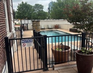 329 E Colorado Boulevard - Photo Thumbnail 33