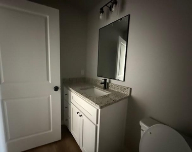 966 Minda Street - Photo Thumbnail 10