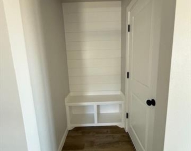 966 Minda Street - Photo Thumbnail 5