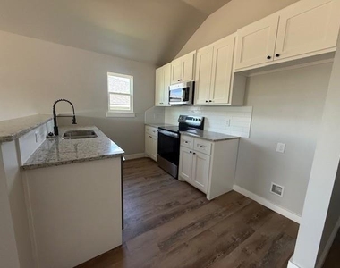 966 Minda Street - Photo Thumbnail 4