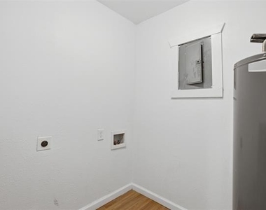 620 E Sears Street - Photo Thumbnail 21
