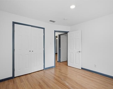 620 E Sears Street - Photo Thumbnail 14