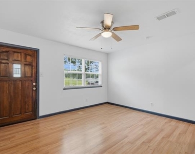620 E Sears Street - Photo Thumbnail 1