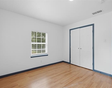 620 E Sears Street - Photo Thumbnail 13
