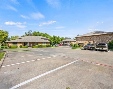 1935 Cranford Drive - Photo Thumbnail 12