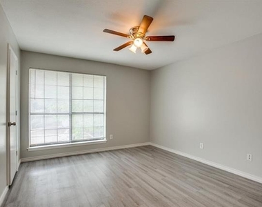 1935 Cranford Drive - Photo Thumbnail 7