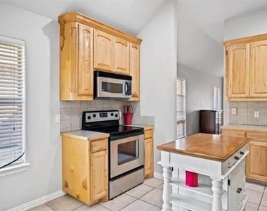 8336 Trinity Vista Trail - Photo Thumbnail 8