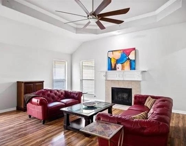 8336 Trinity Vista Trail - Photo Thumbnail 15