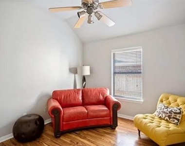 8336 Trinity Vista Trail - Photo Thumbnail 4