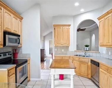 8336 Trinity Vista Trail - Photo Thumbnail 10
