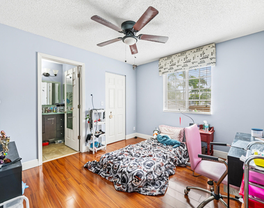 2185 Salerno Circle - Photo Thumbnail 17